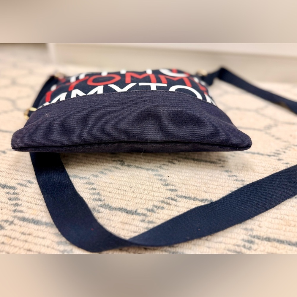 TOMMY HILFIGER Y2K Classic Navy Canvas Logo Print Adjustable Strap Crossvody - Picture 6 of 16